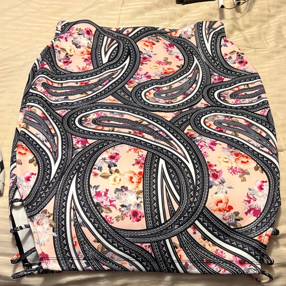 Bisou Bisou Black and Pink Paisley Pencil Skirt